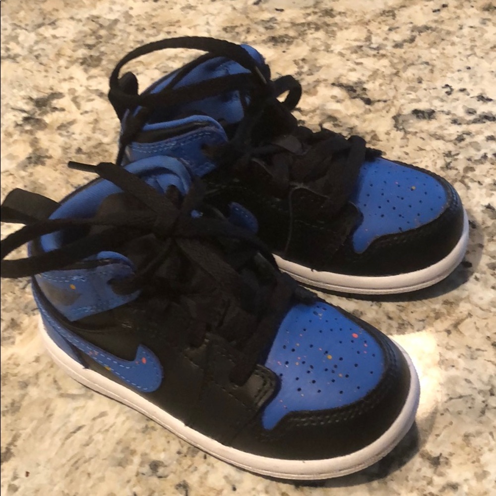 Like New Toddler Nike ones
